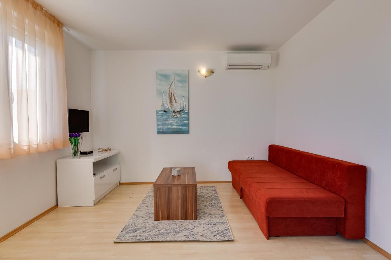 Villa Mirela Петрчане Экстерьер фото